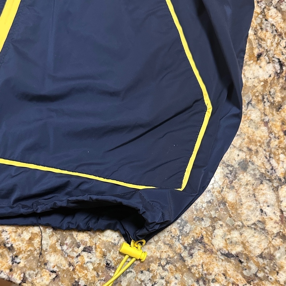 Hunter Navy and Yellow Vest sz medium - Picture 4 of 5